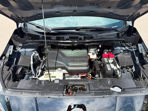 Used 2025 Nissan Leaf S FWD image 32