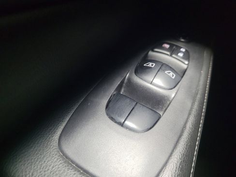 Used 2020 Nissan Pathfinder Platinum w/ Cargo Package image 27