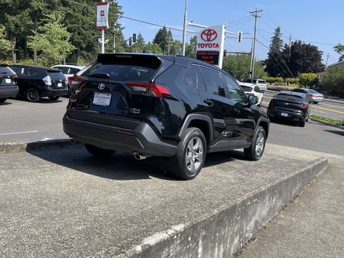 Certified 2025 Toyota RAV4 XLE AWD/4WD image 8