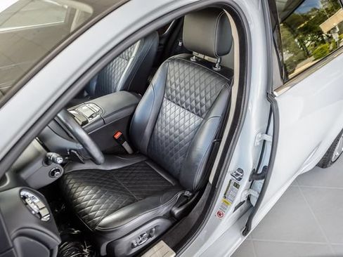 Used 2019 Jaguar XJ L Portfolio RWD image 36