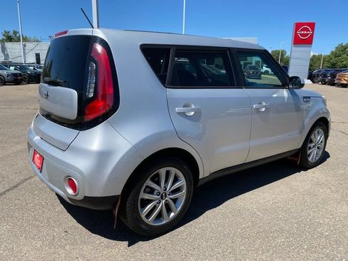 Used 2017 Kia Soul + FWD image 5