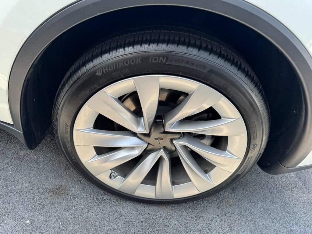 Used 2026 Tesla Model Y Long Range AWD/4WD image 4