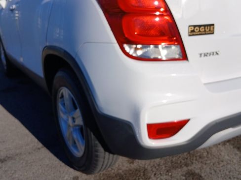 Used 2018 Chevrolet Trax LT w/ LT Convenience Package image 19