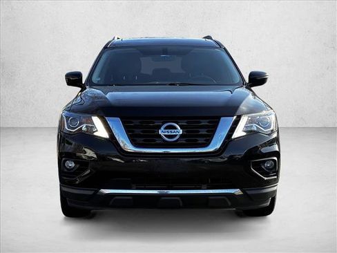 Used 2017 Nissan Pathfinder Platinum w/ Family Entertainment Package image 2