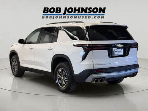 Used 2025 Chevrolet Traverse LT AWD/4WD image 6