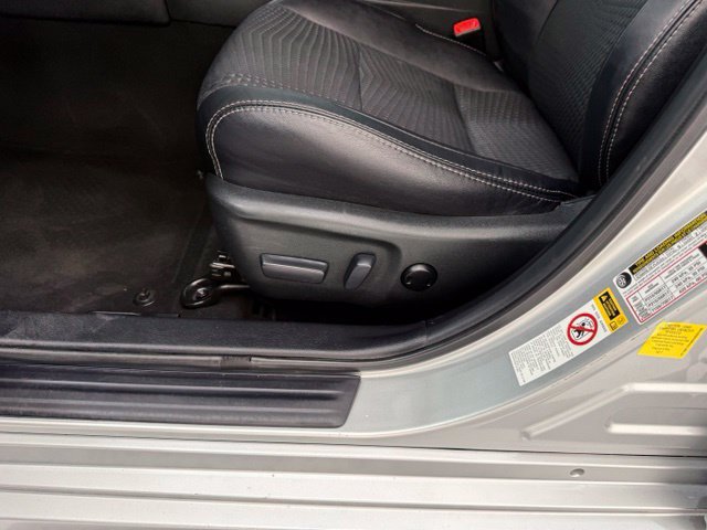 Used 2013 Toyota Camry SE FWD image 12