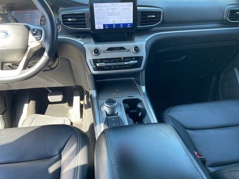 Used 2021 Ford Explorer XLT w/ Equipment Group 202A image 11