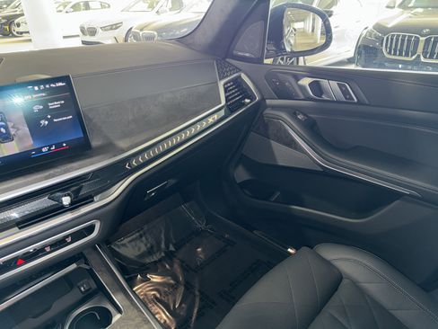 Certified 2025 BMW X7 xDrive40i w/ Executive Package image 30