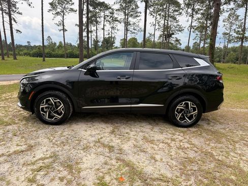 Used 2024 Kia Sportage LX AWD/4WD image 2