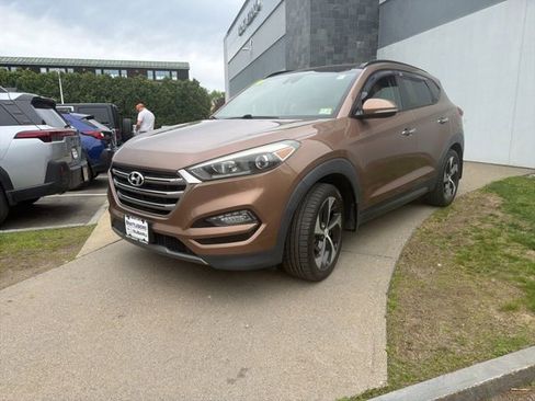 Used 2016 Hyundai Tucson Limited w/ Option Group 03 AWD/4WD image 4