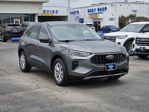 Certified 2024 Ford Escape Active image 3