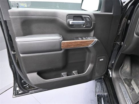 Used 2022 Chevrolet Silverado 1500 High Country w/ Technology Package image 17