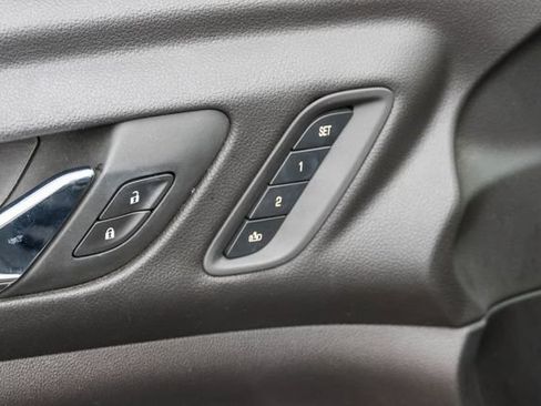 Used 2023 GMC Acadia Denali w/ Denali Technology Package FWD image 11