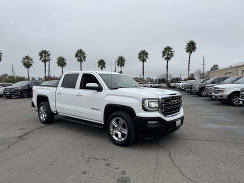 Used 2018 GMC Sierra 1500 SLE w/ SLE Value Package image 2
