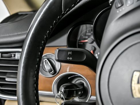Used 2016 Porsche Panamera 4 image 28