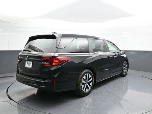 Certified 2025 Honda Odyssey EX-L image 6