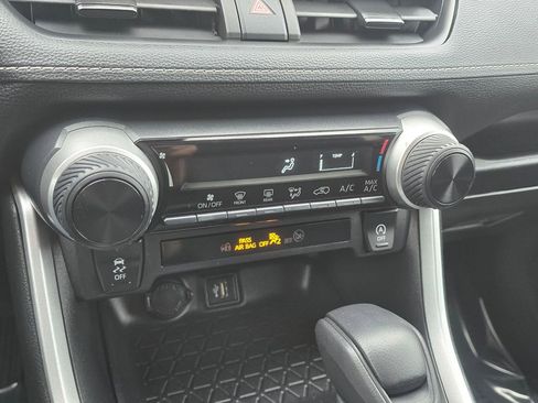 Used 2024 Toyota RAV4 LE image 22