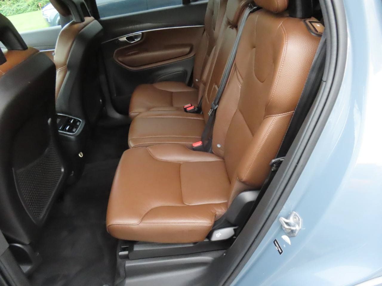 Used 2020 Volvo XC90 T6 Momentum AWD/4WD image 12