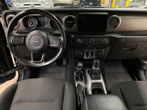Used 2020 Jeep Wrangler Sport AWD/4WD image 17