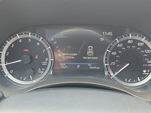 Used 2023 Toyota Highlander LE FWD image 12