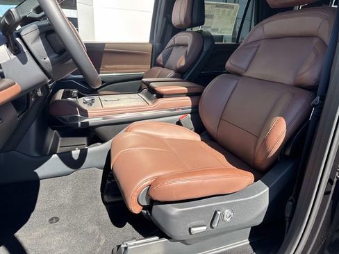 New 2026 Lincoln Navigator Reserve image 20