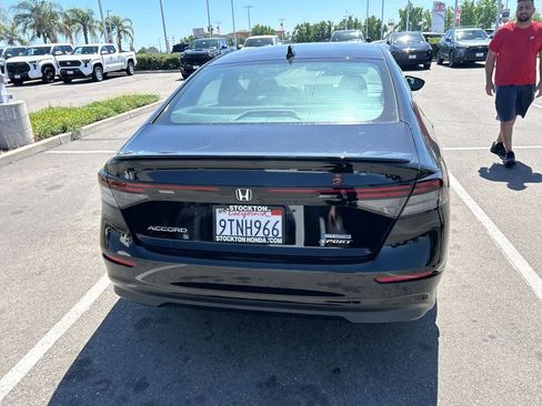 Used 2025 Honda Accord Sport image 5