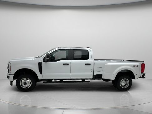 New 2026 Ford F350 XL w/ STX Appearance Package AWD/4WD image 5