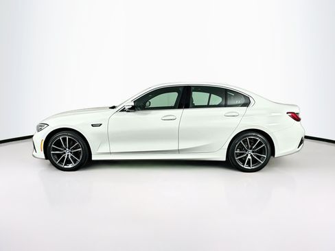 Used 2020 BMW 330i xDrive Sedan w/ Driving Assistance Package AWD/4WD image 4