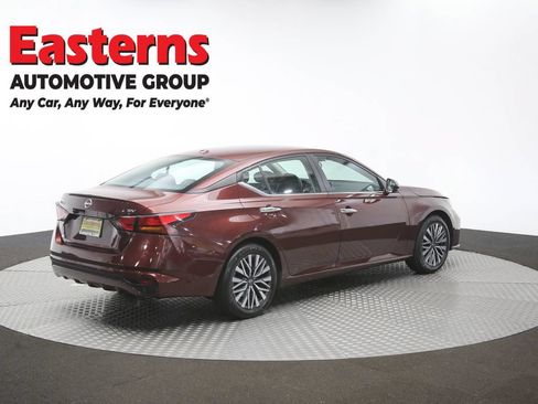 Used 2024 Nissan Altima 2.5 SV FWD image 31