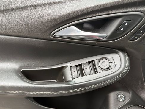 Used 2021 Buick Encore GX Essence w/ Advanced Technology Package image 10