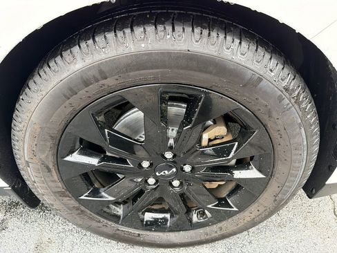 Used 2022 Kia Carnival SX Prestige FWD image 12