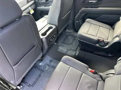 Used 2026 Chevrolet Suburban LT w/ Comfort Package RWD image 13