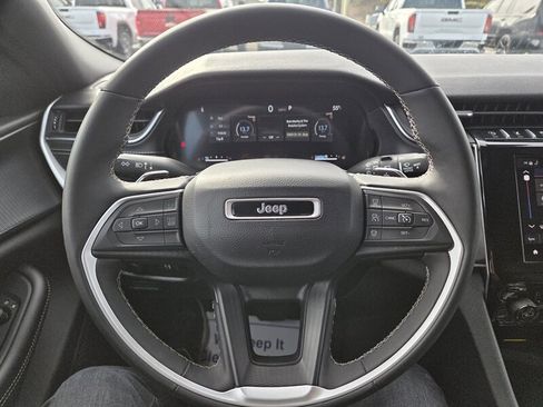 Used 2024 Jeep Grand Cherokee L Laredo image 15