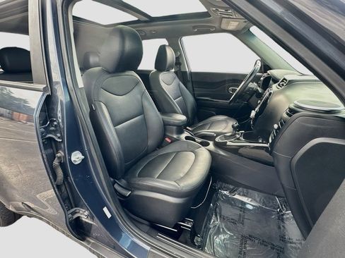 Used 2016 Kia Soul ! w/ Premium Package FWD image 29