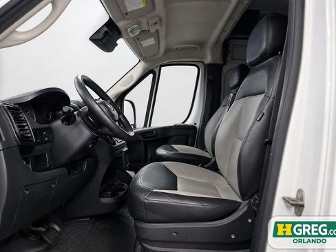 Used 2025 RAM ProMaster 2500 w/ Convenience Group FWD image 10