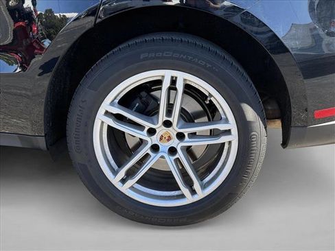 Used 2024 Porsche Macan image 9
