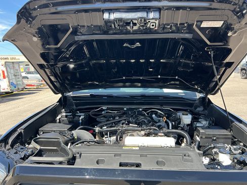 Used 2024 Toyota Tacoma TRD Sport AWD/4WD image 12