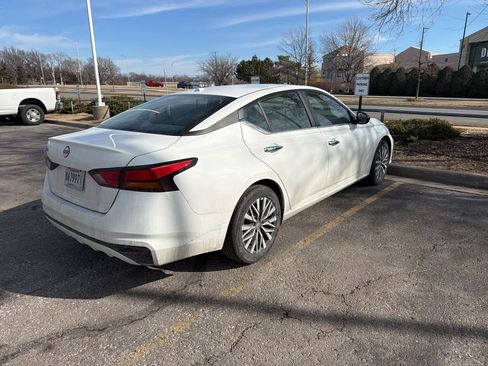 Certified 2025 Nissan Altima 2.5 SV image 6