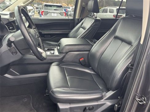 Used 2024 Ford Expedition XLT image 21