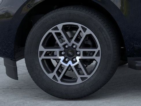 New 2025 Ford Expedition Active image 19