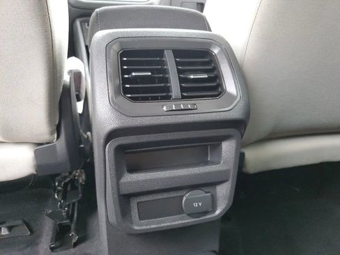 Used 2019 Volkswagen Tiguan S image 22