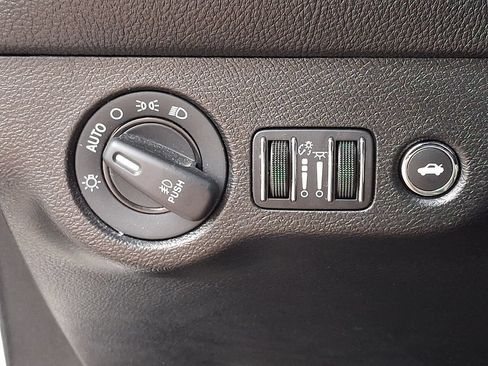 Used 2021 Dodge Challenger SXT w/ Driver Convenience Group AWD/4WD image 22