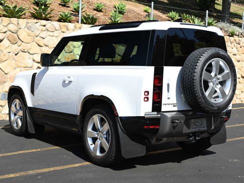 Used 2023 Land Rover Defender 90 X-Dynamic SE image 5