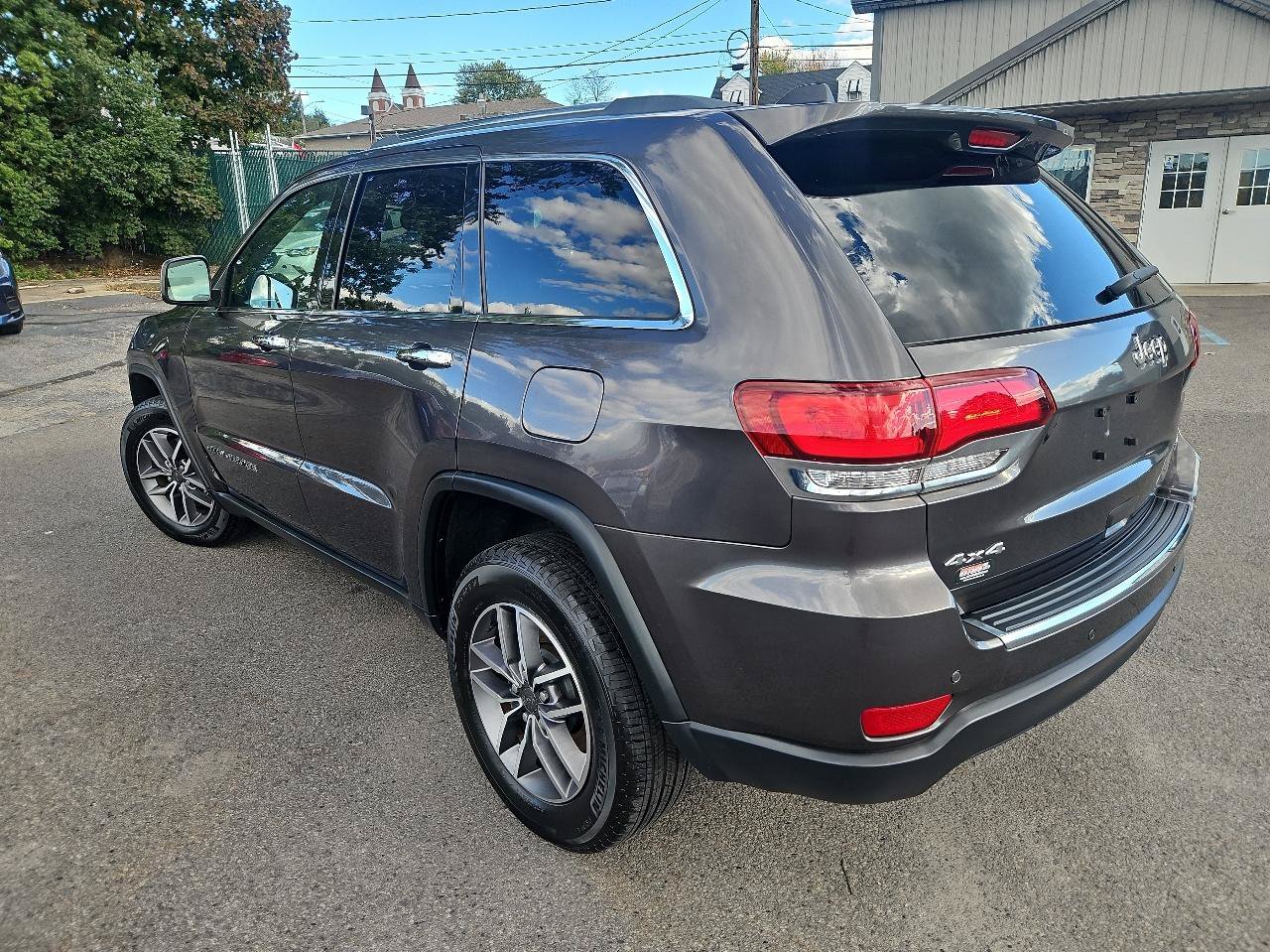 Used 2021 Jeep Grand Cherokee Limited AWD/4WD image 5