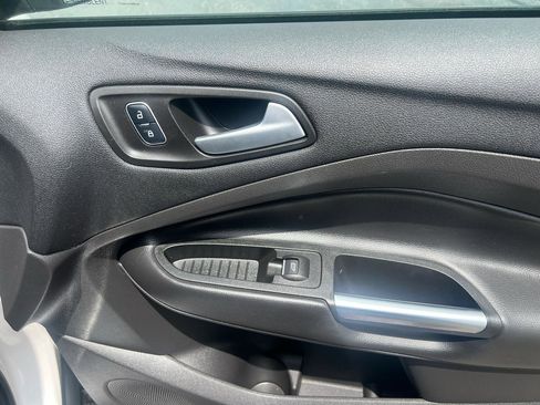 Used 2017 Ford Escape SE w/ Equipment Group 201A AWD/4WD image 10