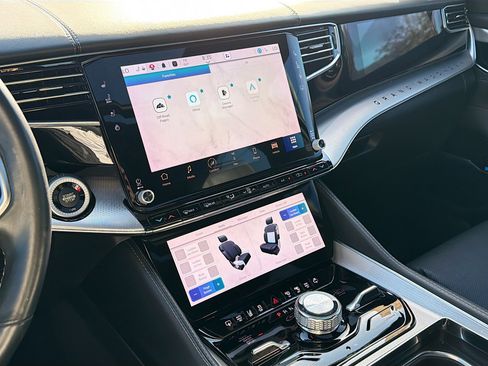 Used 2022 Jeep Grand Wagoneer Series I image 30