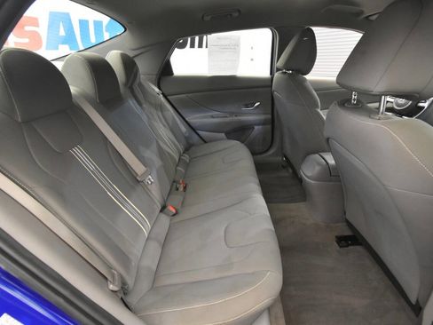 Used 2023 Hyundai Elantra SEL image 16