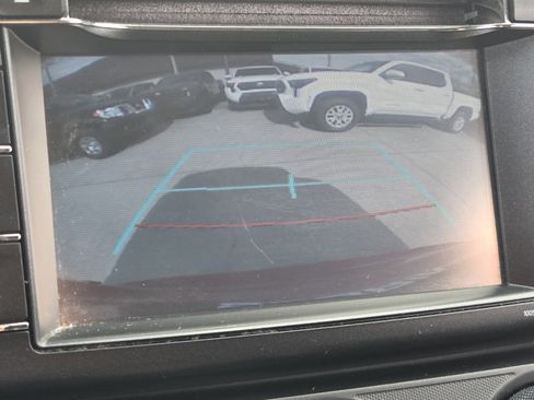 Used 2017 Toyota RAV4 LE image 15