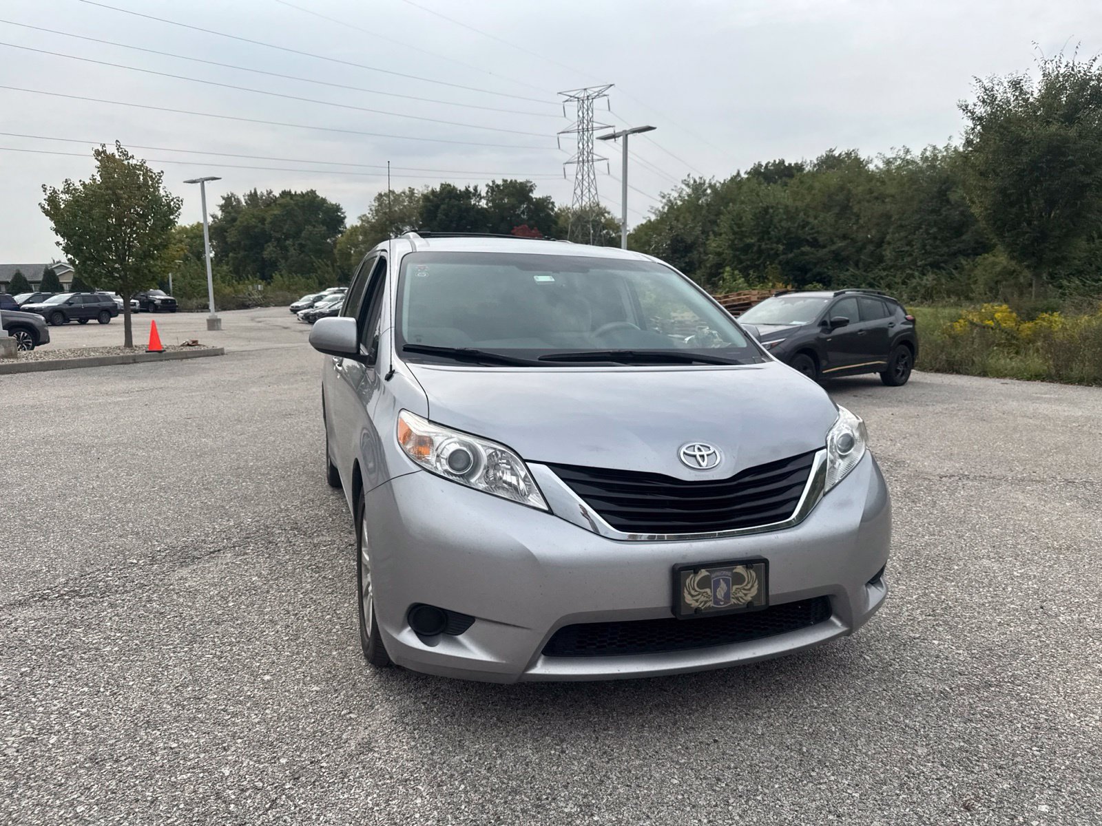Used 2012 Toyota Sienna LE w/ Towing Pkg AWD/4WD image 7