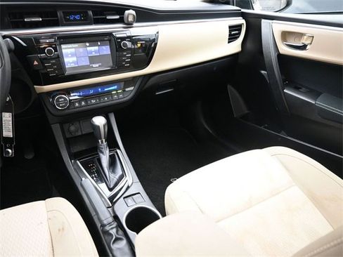 Used 2015 Toyota Corolla LE image 11